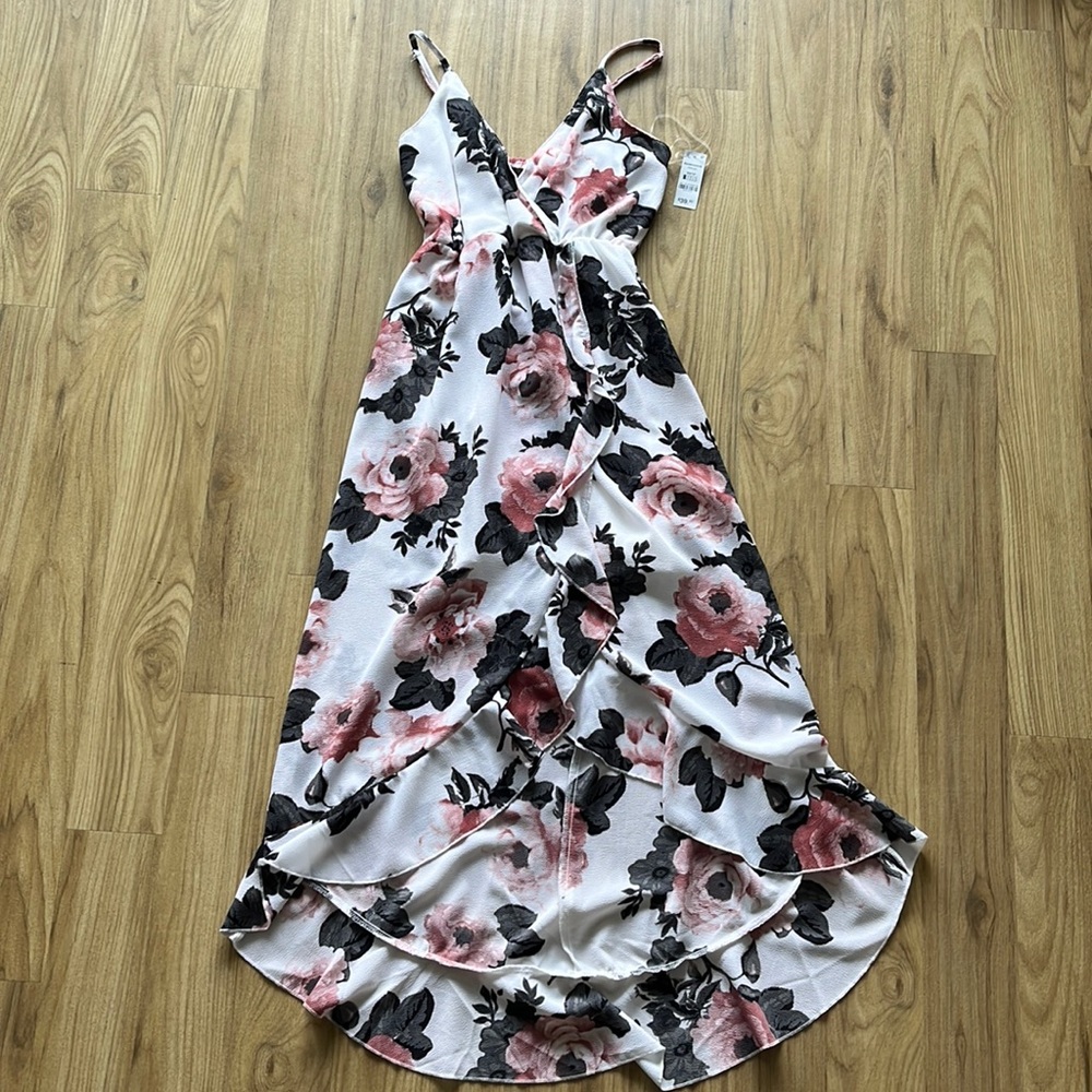 NWT Ardene white/black/maroon floral maxi v-neck dress | size XS